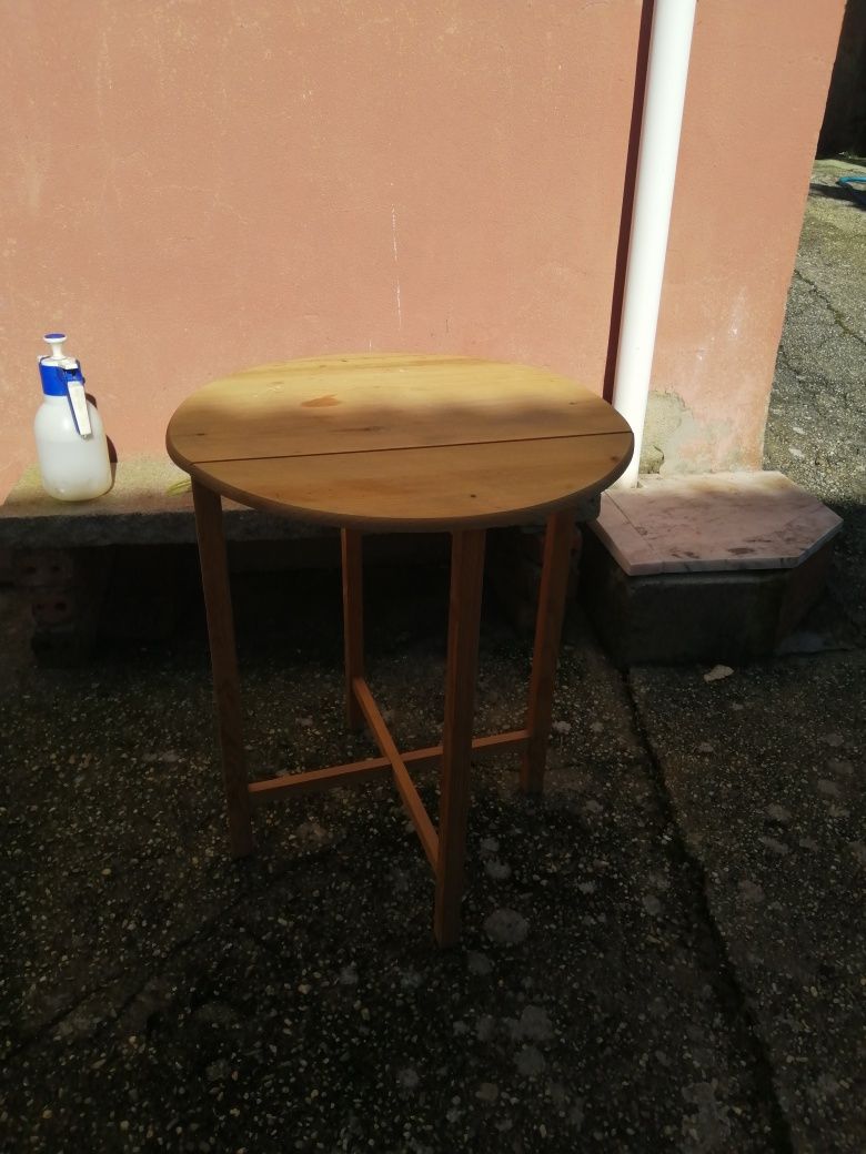 Mesa Camilha em madeira