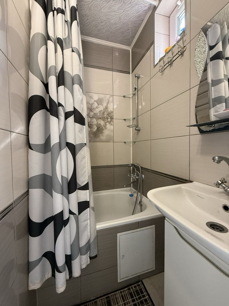 Продам 3 кімнатну квартиру у центрі