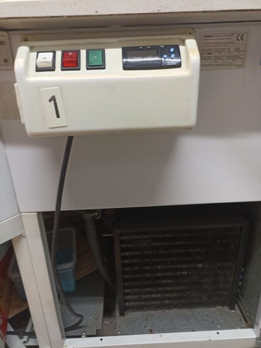 Vitrine com balcão refrigerado Jordão