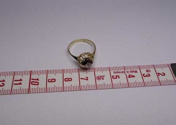 Złoty dwukolorowy pierścionek z diamentem kopułka vintage 0,08 ct.