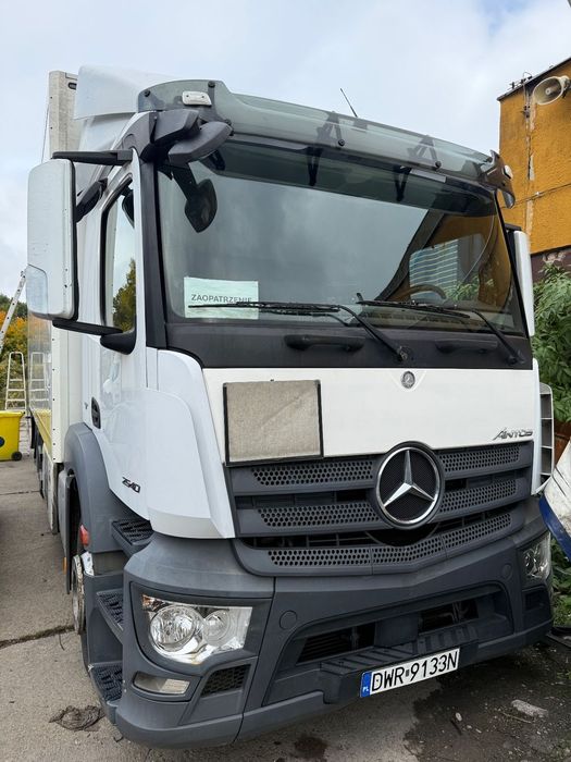 Mercedes-Benz ANTOS 2540  Sprzedam izotermę schmitz Mercedes Antos 2540