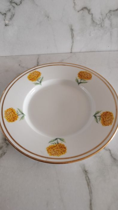 Filiżanka w chryzantemy z nazwą miesiąca November ok 240 ml