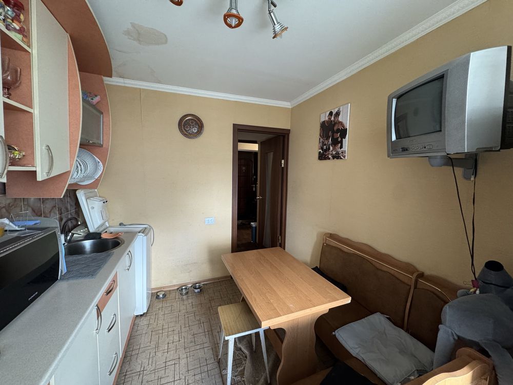 Продаж двокімнатної квартири в центрі міста