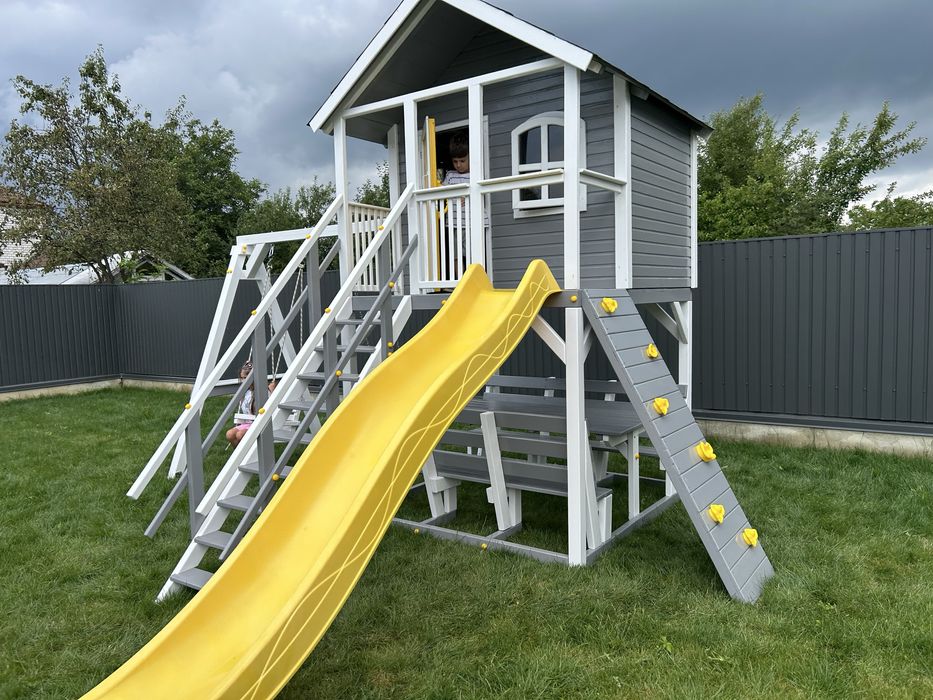 Дитячий майданчик ігровий будиночок для дітей з дерева гірка гойдалки