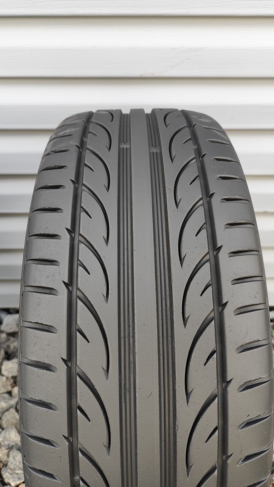 Шини Hankook літні 215/45 R18