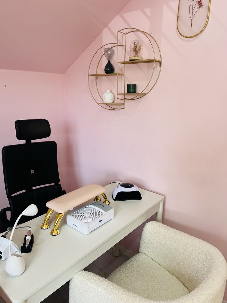 Procura-se Manicure Profissional