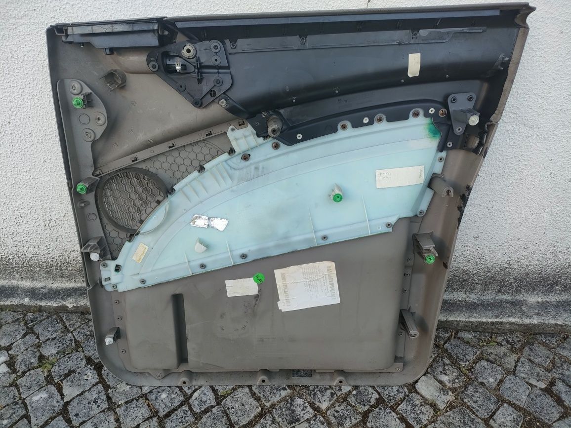 Quartelas forras portas Mercedes Viano compatíveis com Vito