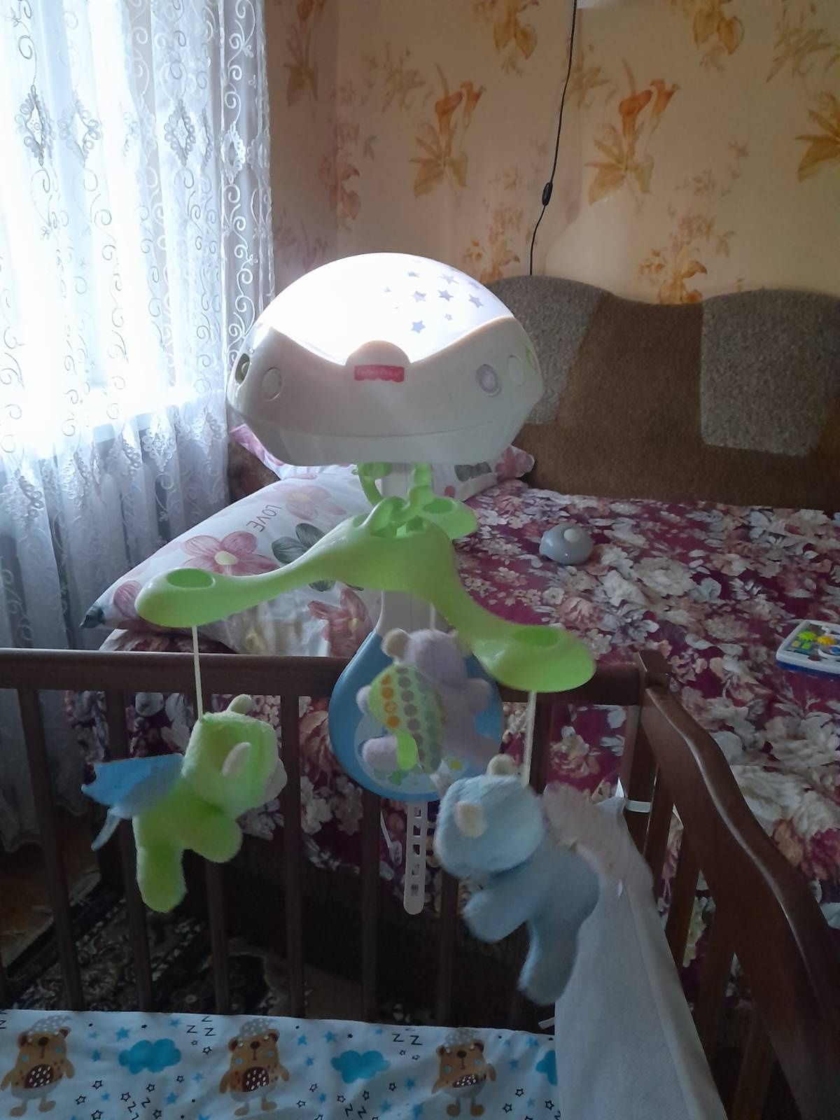 Дитячий мобіль на ліжечко