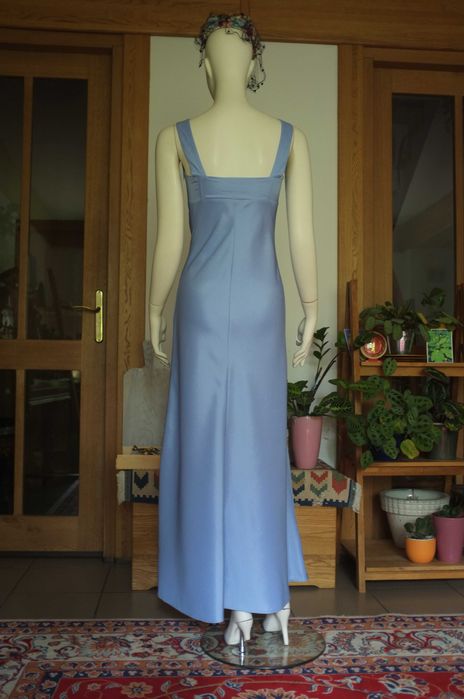 błękitna elegancka długa sukienka gorsetowa suknia wizytowa maksi