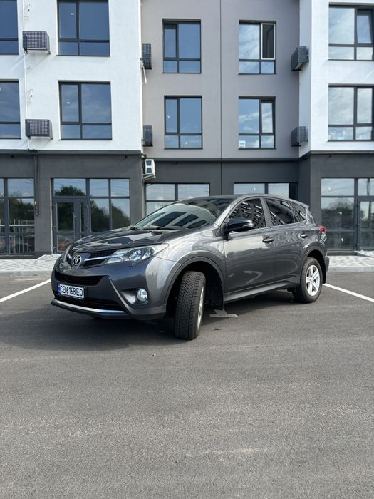 Toyota RAV4 2.2 diezel офіційний, без підфарбувань
