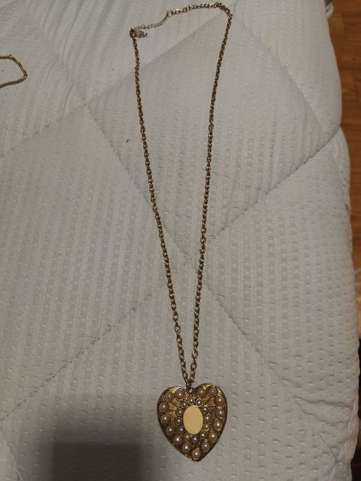 Colar / fio usado marca Bijou Brigitte