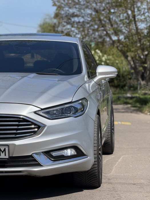 Ford fusion hybrid Titanium 2017.11