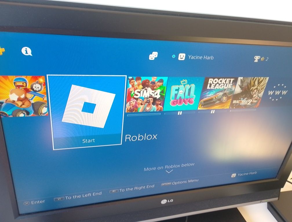 Playstation 4 Slim como novo com 500gb comando original 
Um comando So