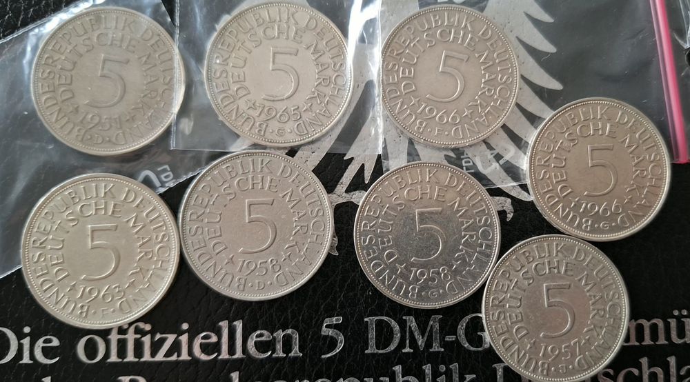 Srebro. 8 monet 5 Mark.