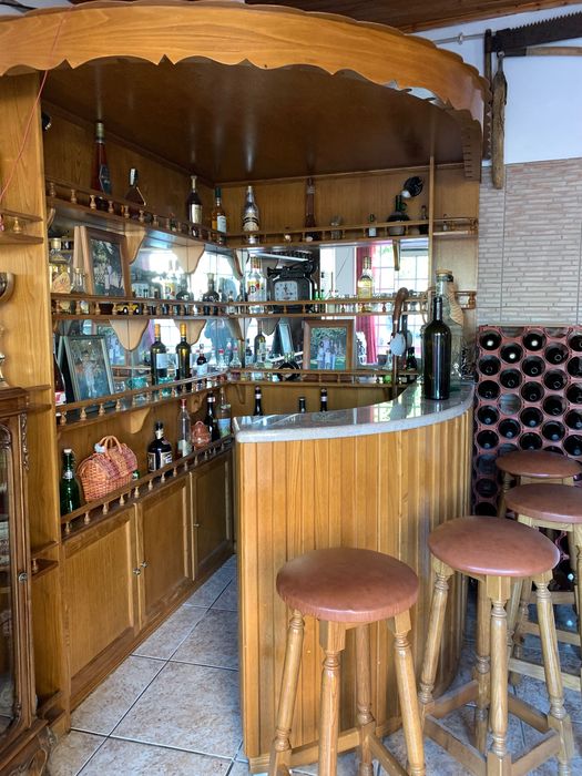 Móvel bar em madeira