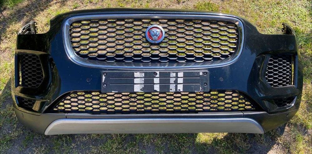Jaguar E-pace X540 Передній бампер