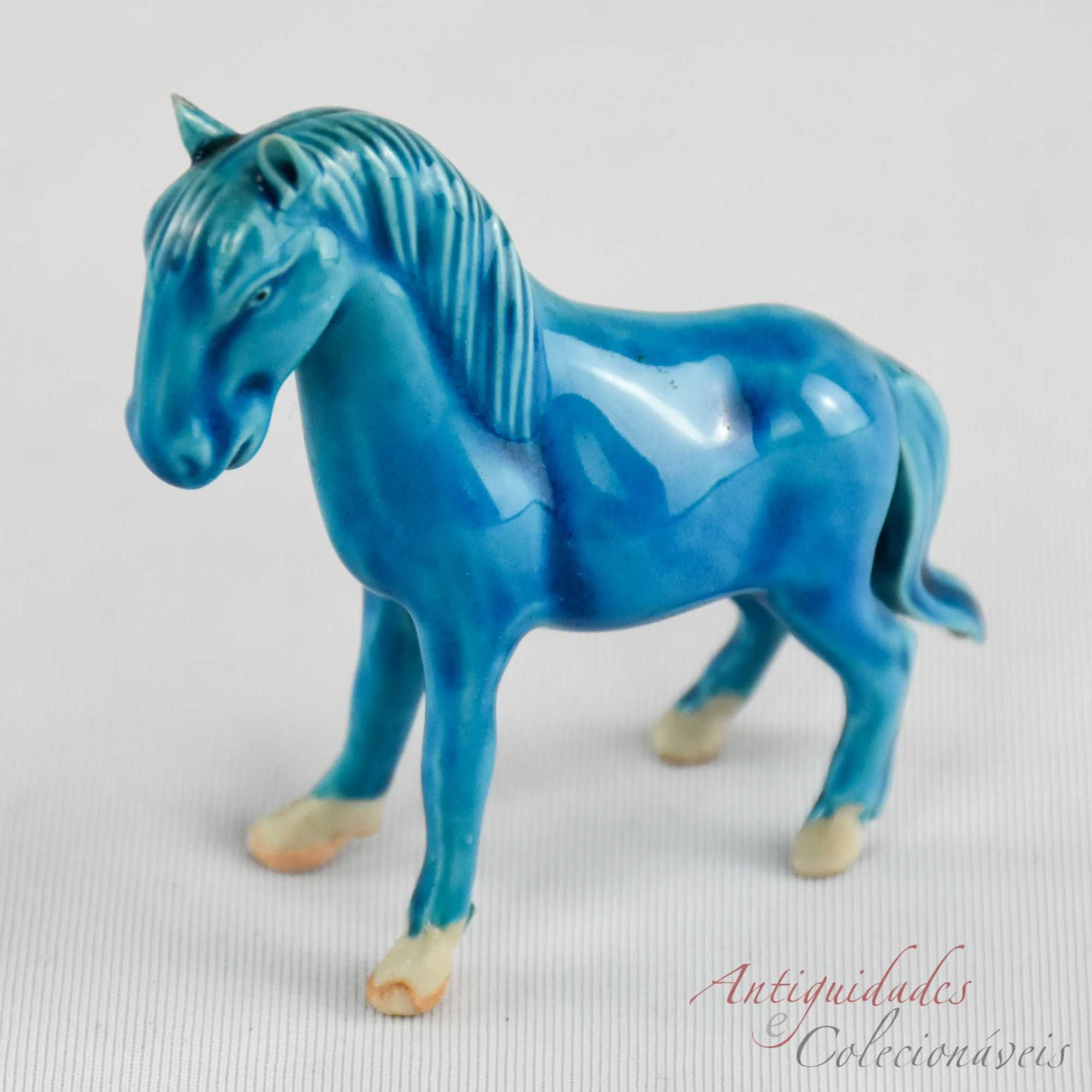 Conjunto de 5 cavalos porcelana da China em Azul-Turquesa