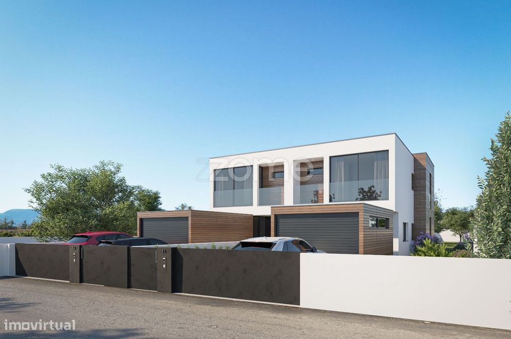 Moradia T4 de arquitetura moderna em Aradas