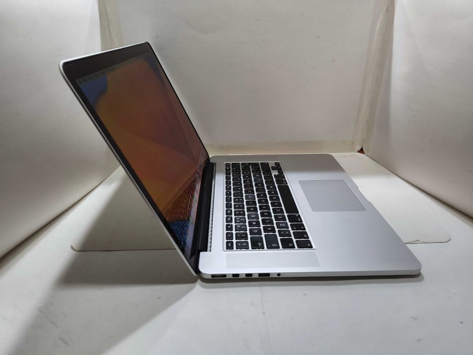 Apple Macbook Pro 15” i7 ssd 128GB 8GB ram Retina