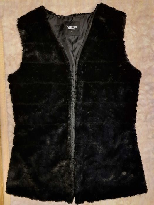 Kamizelka czarna włochata