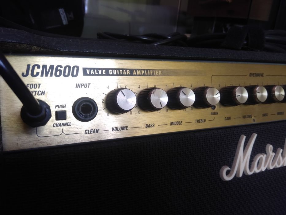 Amplificador de guitarra Marshall JCM 600