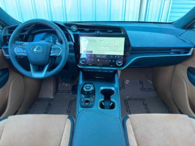 2023 Lexus RZ 450e Luxury