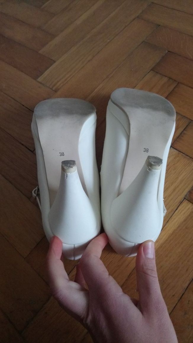 Buty 38 białe ślubne platforma