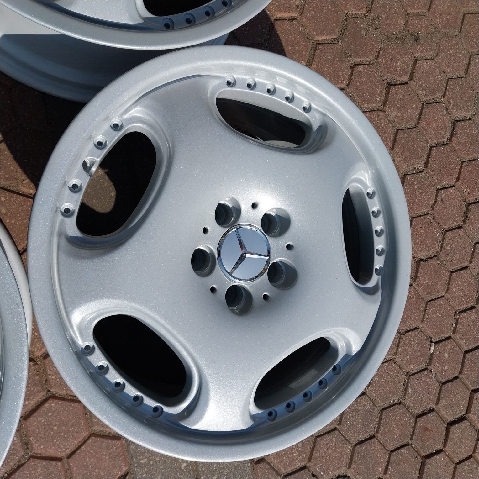 Felgi Aluminiowe R18 5x112 8.5J ET 30