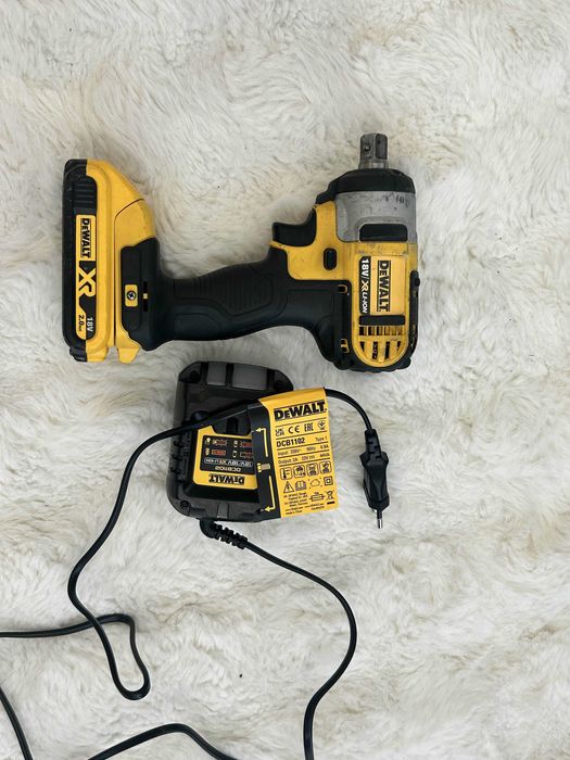 OKAZJA! Dewalt DCF880 – klucz udarowy 18V XR, zestaw z aku i ład