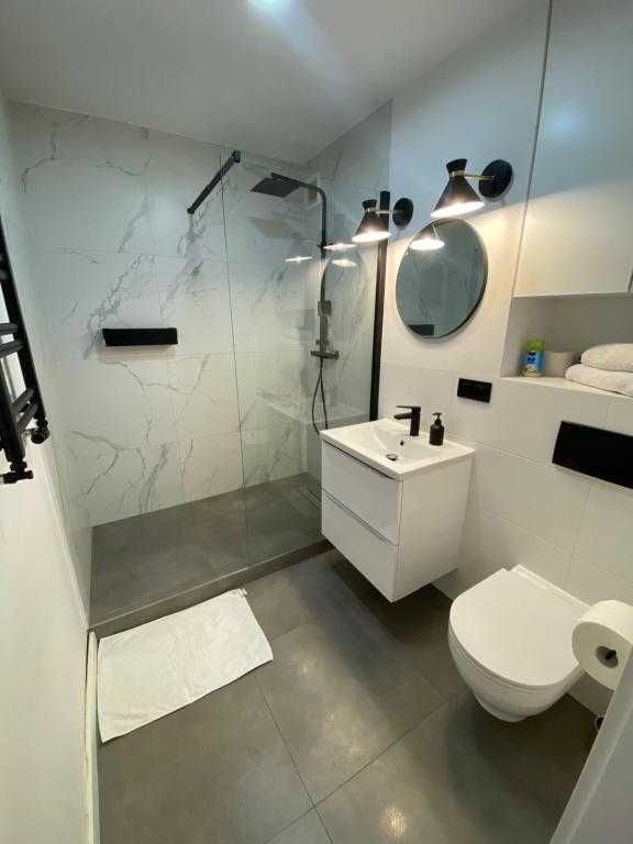 Apartament nad Narwią – 1. linia brzegowa, balkon, siłownia, sauna