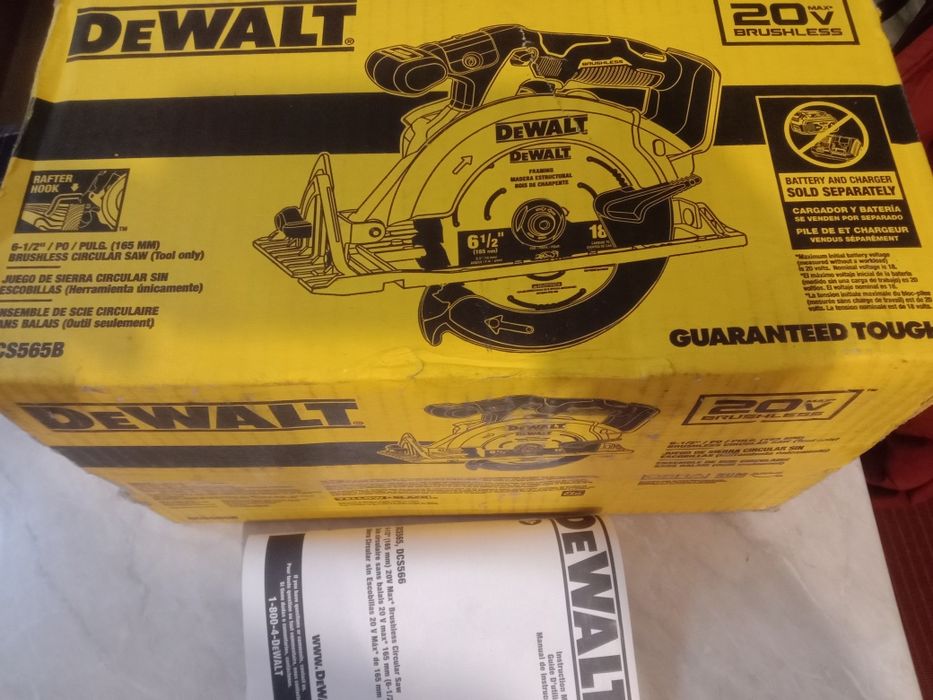 Пила дискова (циркулярна) DeWalt DCS565B