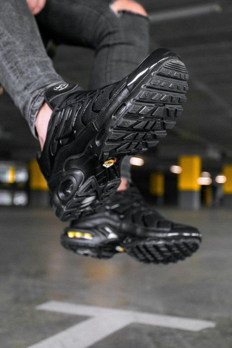 Кросівки жіночі Nike Air Max Plus TN Full Black Найк Аір Макс ТН