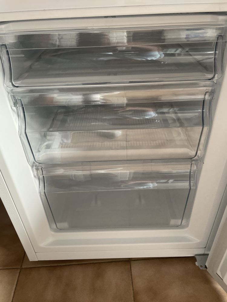 Geladeira Kunft, 100% NOVA