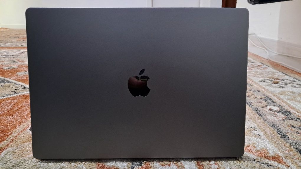 Apple Macbook Pro 2021 16" M1 PRO 32GB RAM  512GB SSD