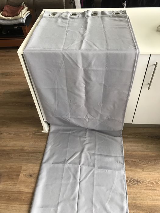 Várias cortinas (verdes, pretas, bege, cinza, castanhas, amarelas)
