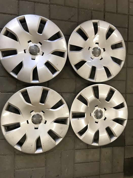 Продам колпаки R16 ауди оригинал R14 черве