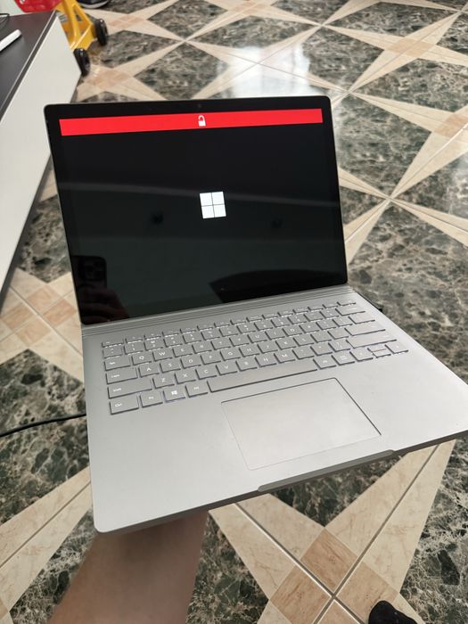 Microsoft surface book 2 i7 8650 16 gb 1tb ssd gtx 1050