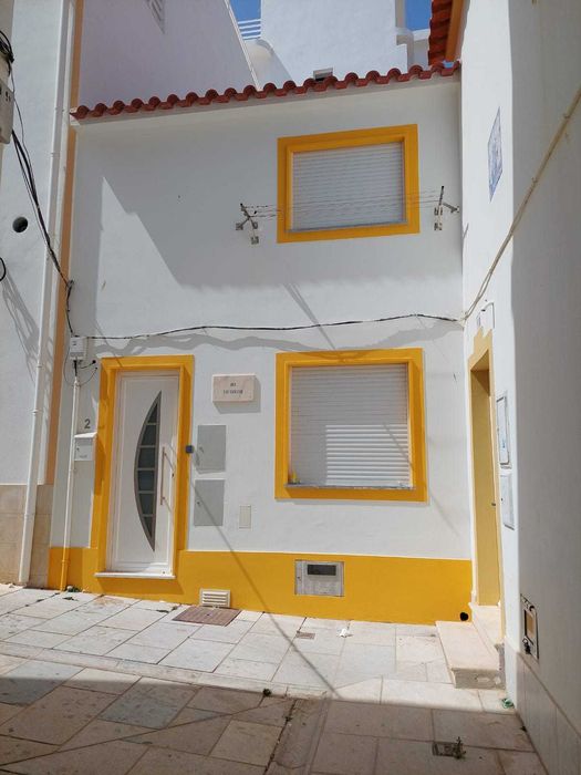 Casa totalmente renovada, muito perto da praia - Armação de Pêra