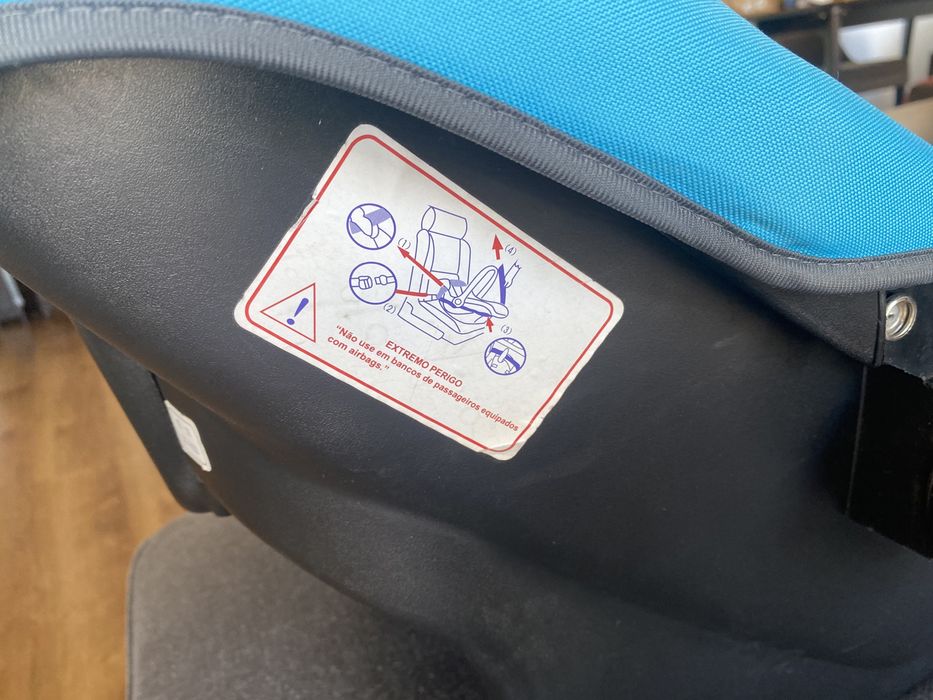 Cadeirinha auto bebé marca Zippy