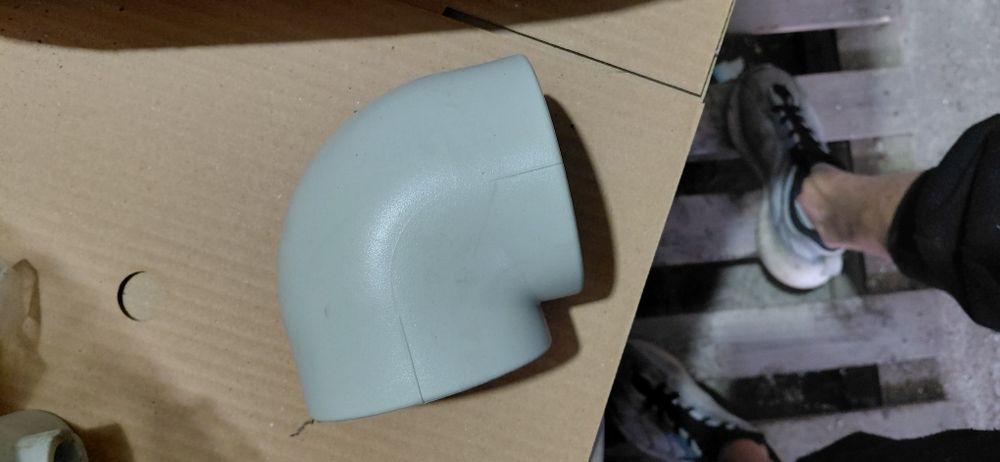 Комплект радиаторных кранов Giacomini 1/2" термостатический угловой