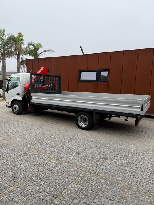 Carrinha Toyota dyna com grua palfinger