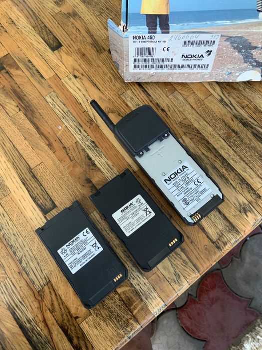 Nokia - 450 мобильный телефон в идеальном состоянии