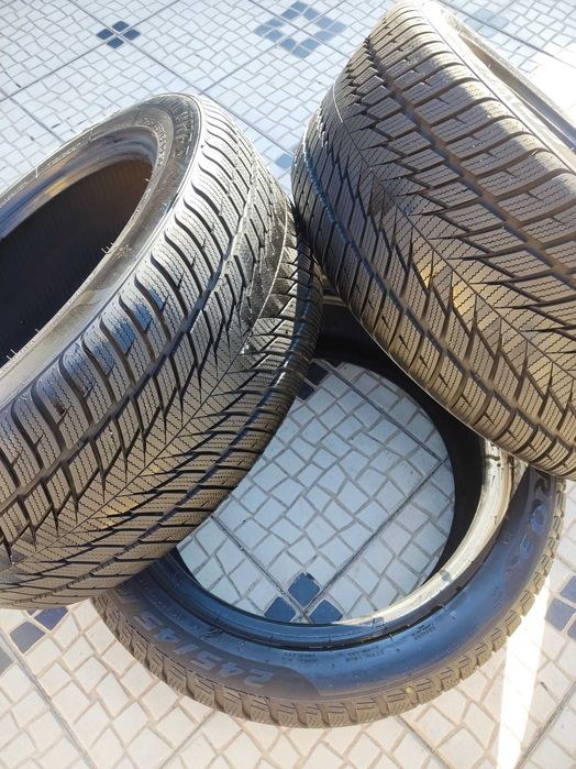 Pneus quase novos 255/45/18