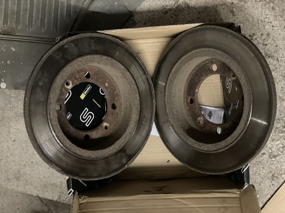 Гальмівні диски задні Volvo S40 / V40, Mitsubishi Carisma