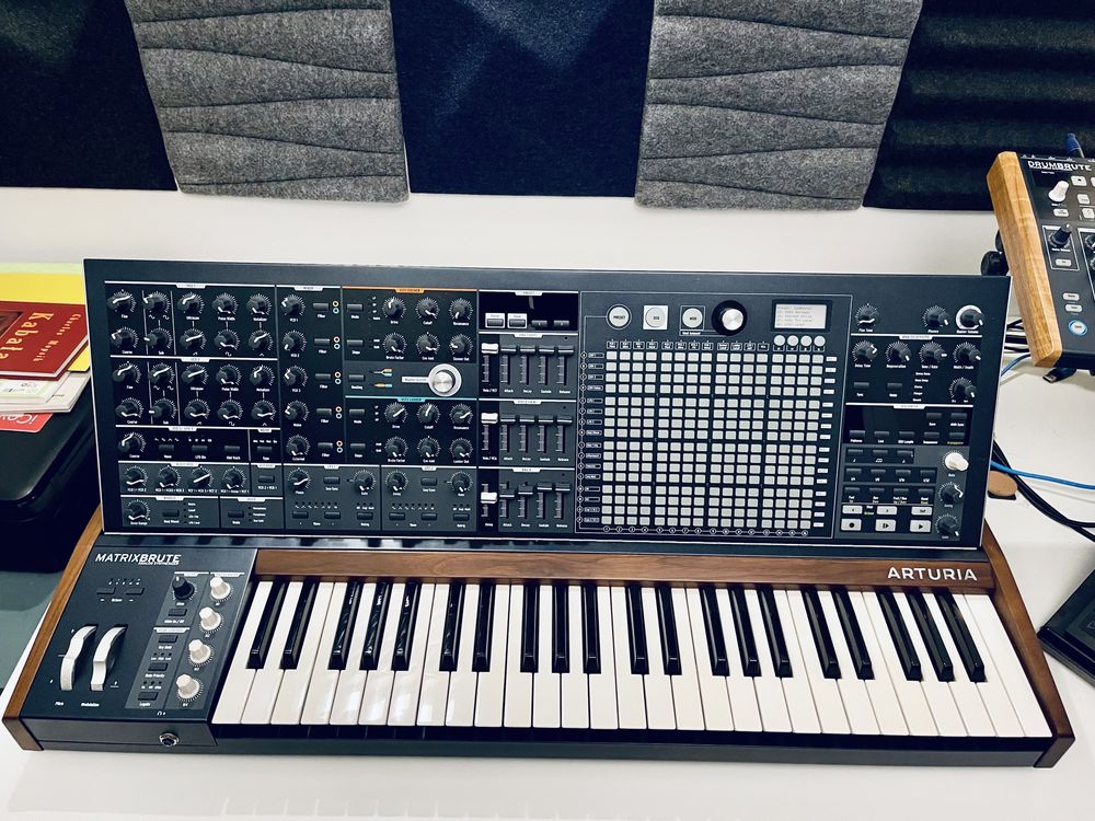 Syntezator analogowy Arturia Matrixbrute