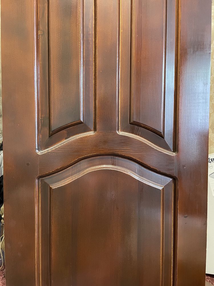 Продам деревянную межкомнатную дверь
