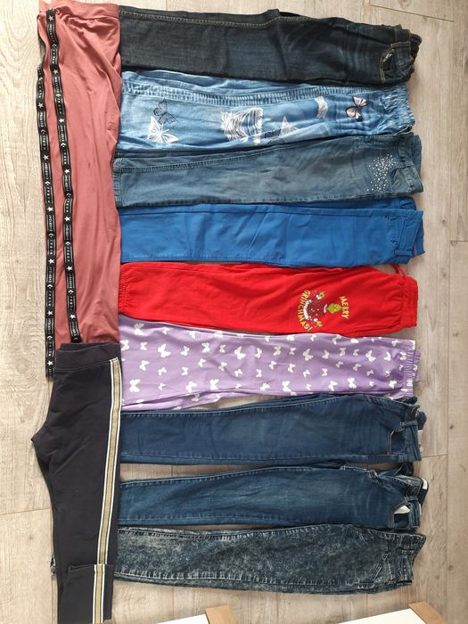 Zestaw ubrań dla dziewczynki 146