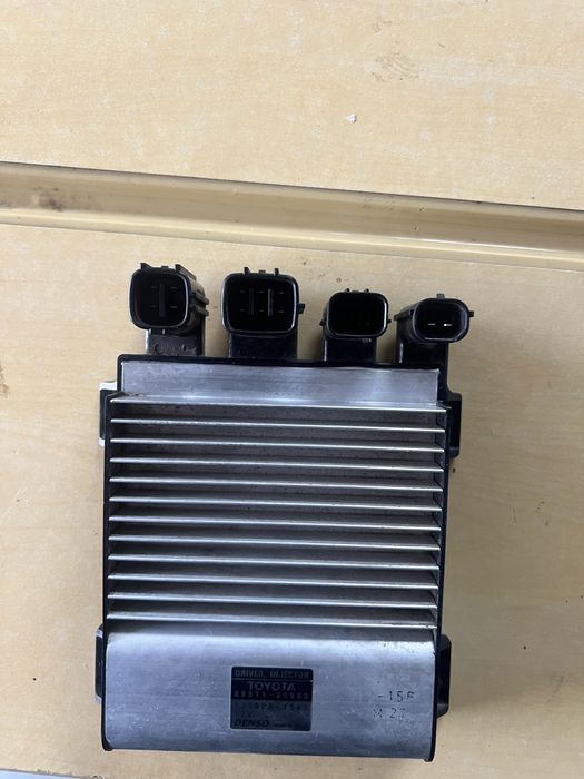 Блок управління форсунками Toyota rav4. Avensis 2.2 дизель