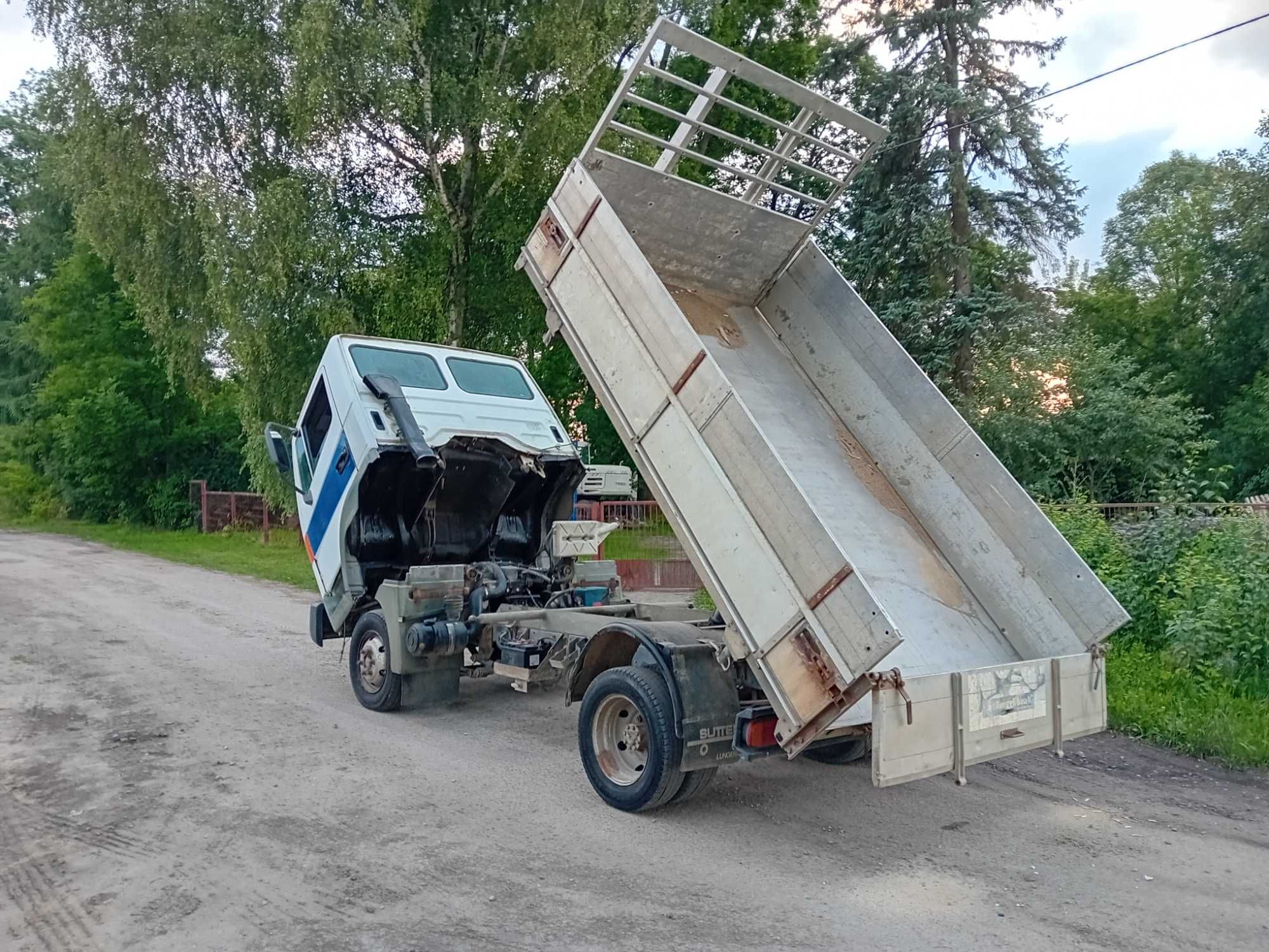 Nissan Atleon Aluminiowy kiper Sutter wywrotka 3 stronna 3.5t kat.b !
