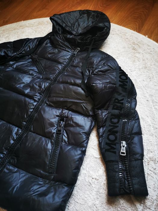 Куртка Moncler s-m розмір